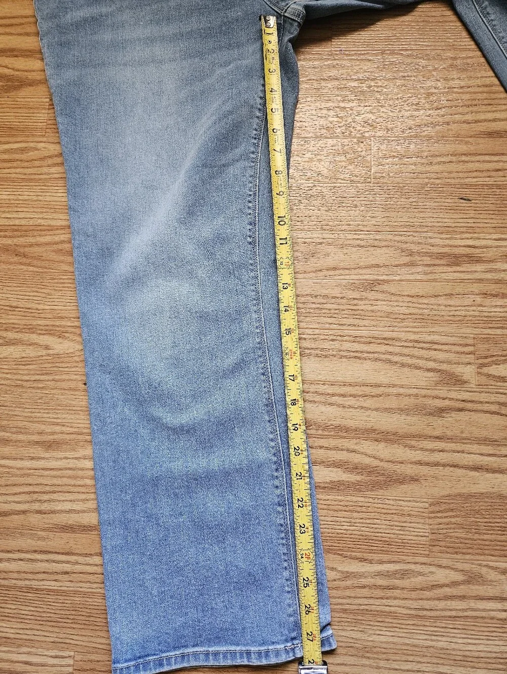 Hudson Jeans back pockets