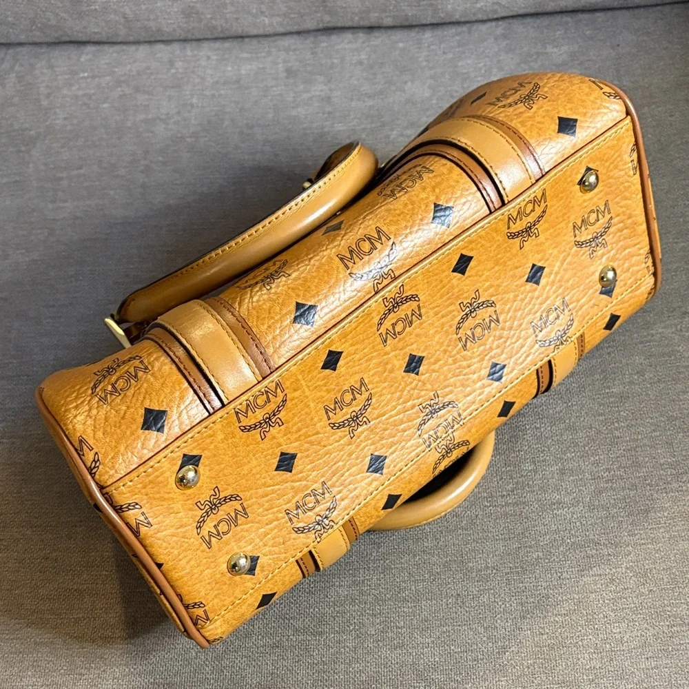 MCM authentic dome