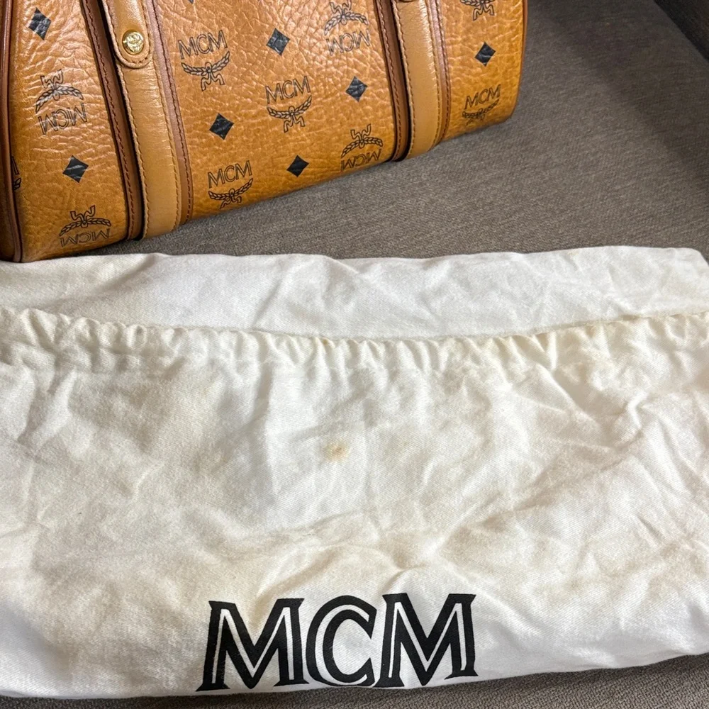 MCM authentic dome