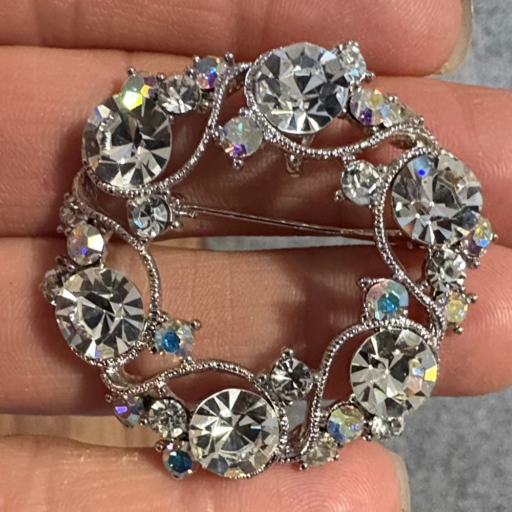 VINTAGE RHINESTONE AND RAINBOW CRYSTAL WREATH 1.5