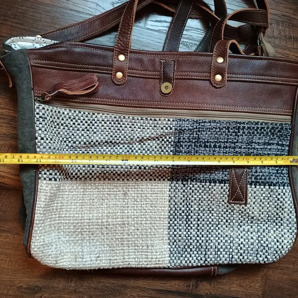 Myra messenger computer bag Very Clean Leather & Canvas