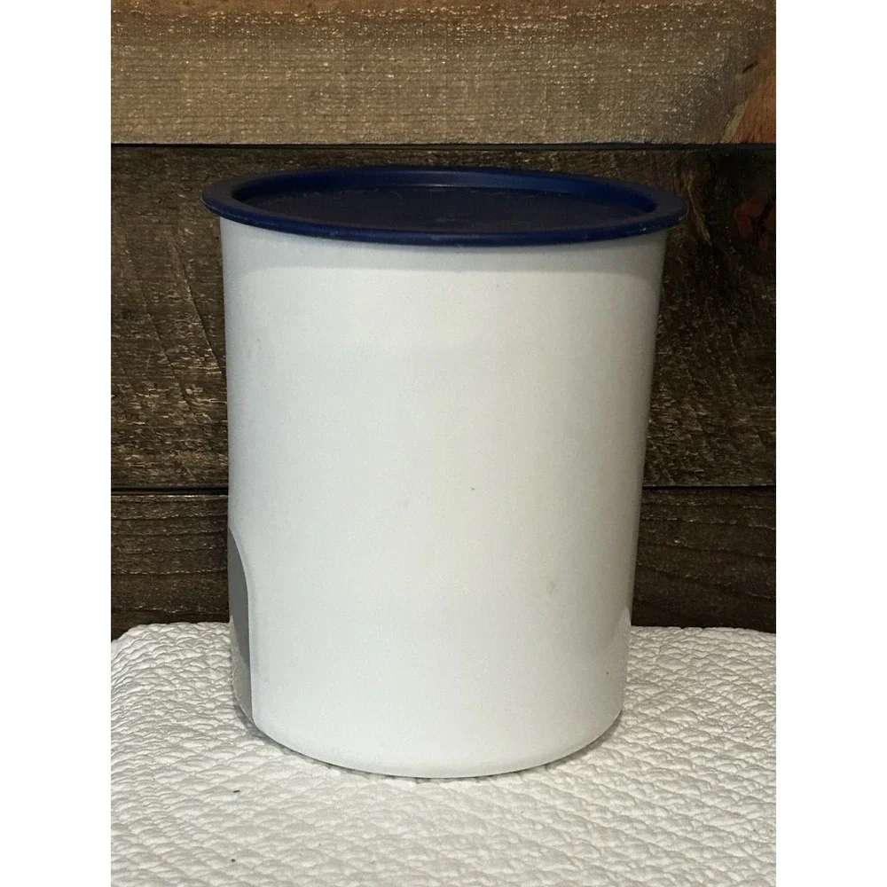 Tupperware product 2418b