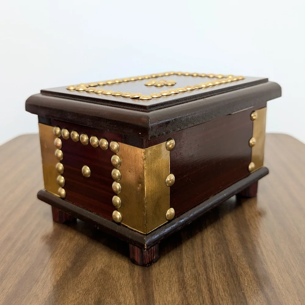 Vintage wooden trinket
