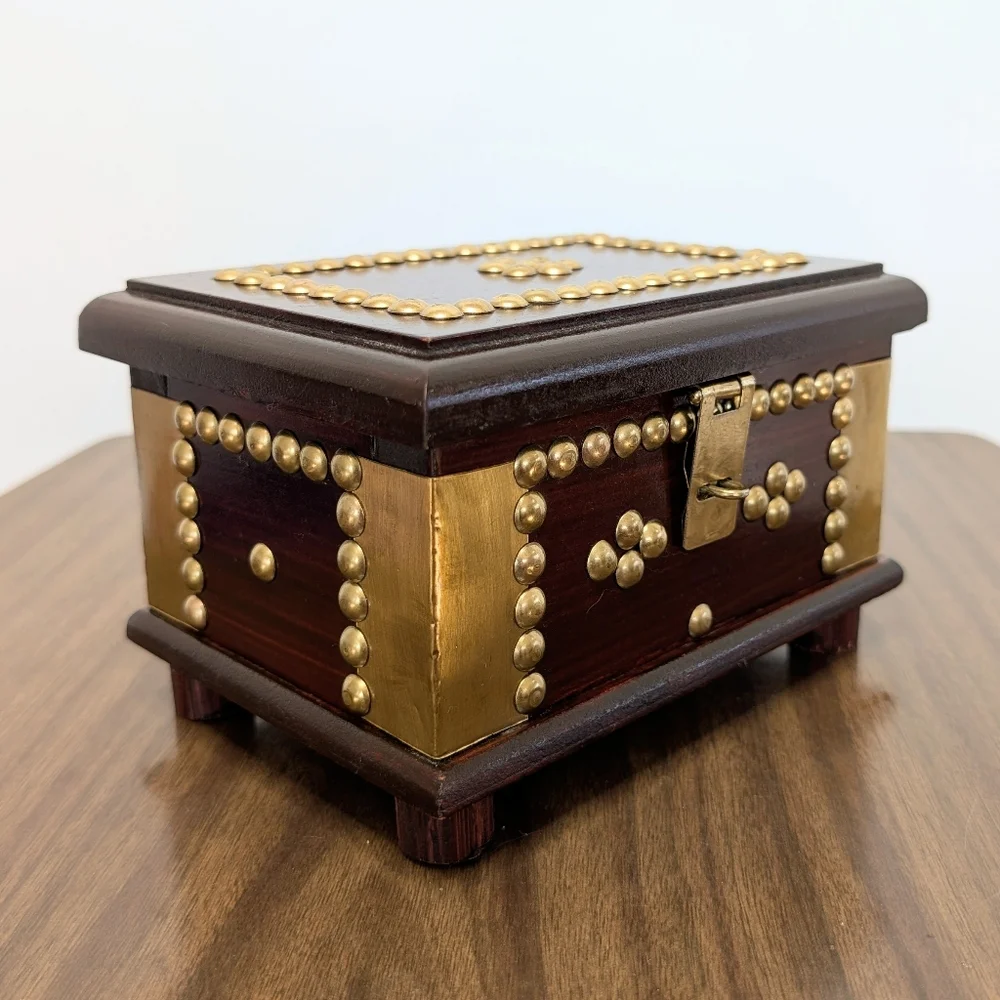 Vintage wooden trinket