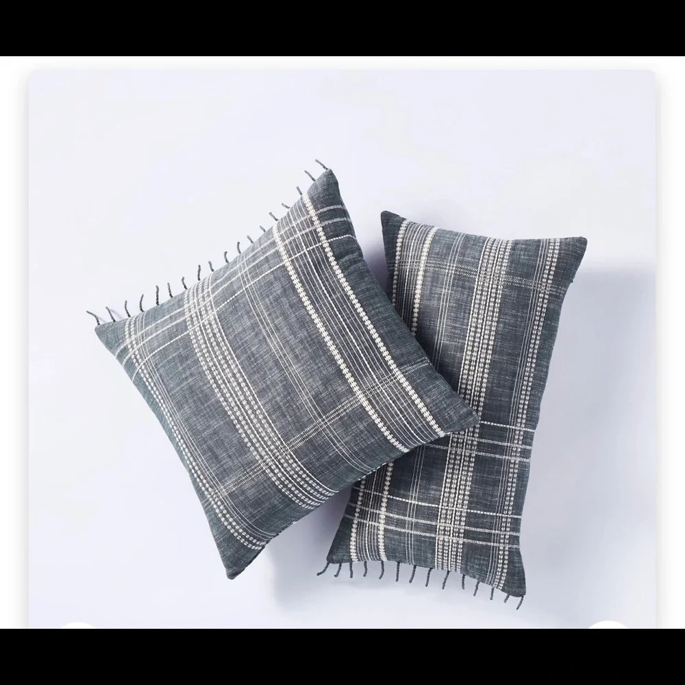 Threshold lumbar pillow