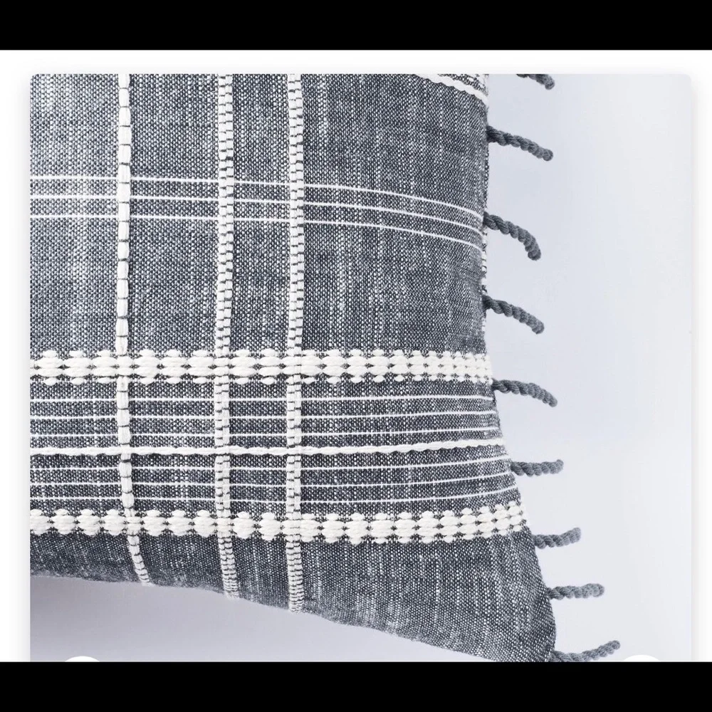 Threshold lumbar pillow