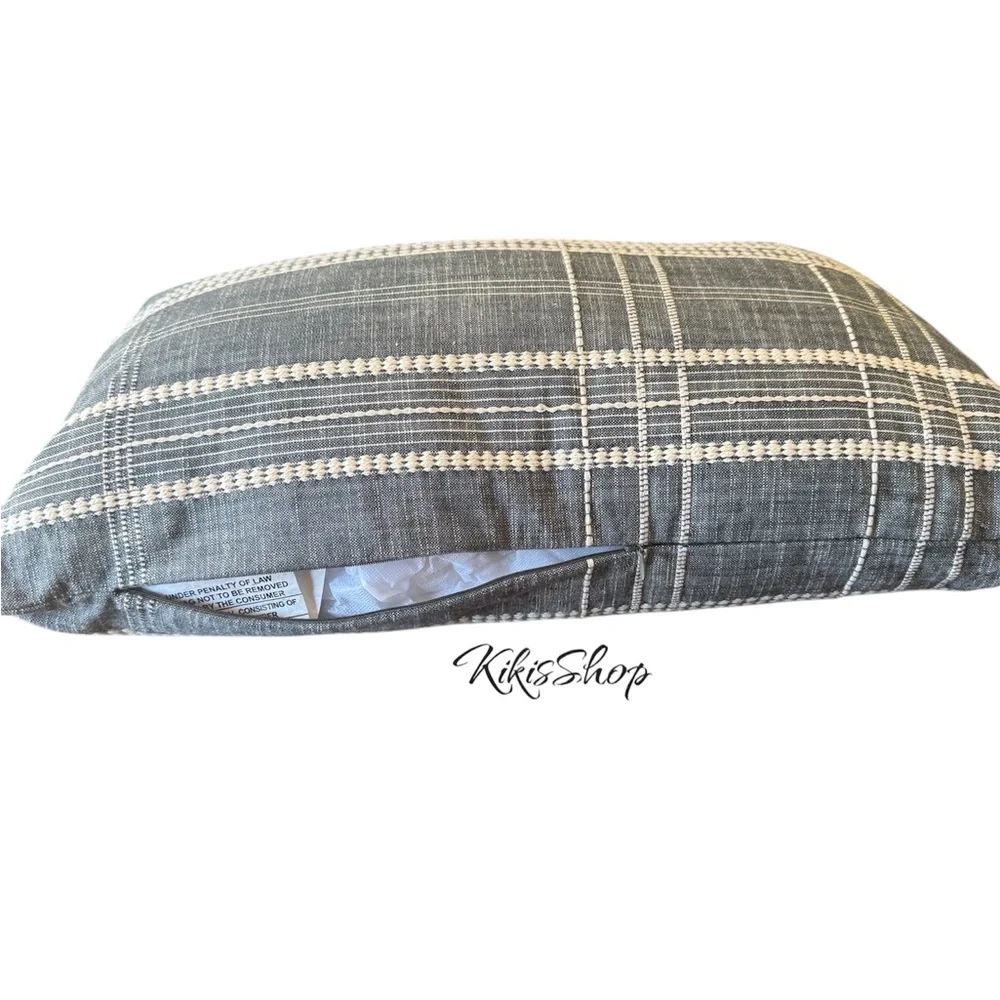 Threshold lumbar pillow