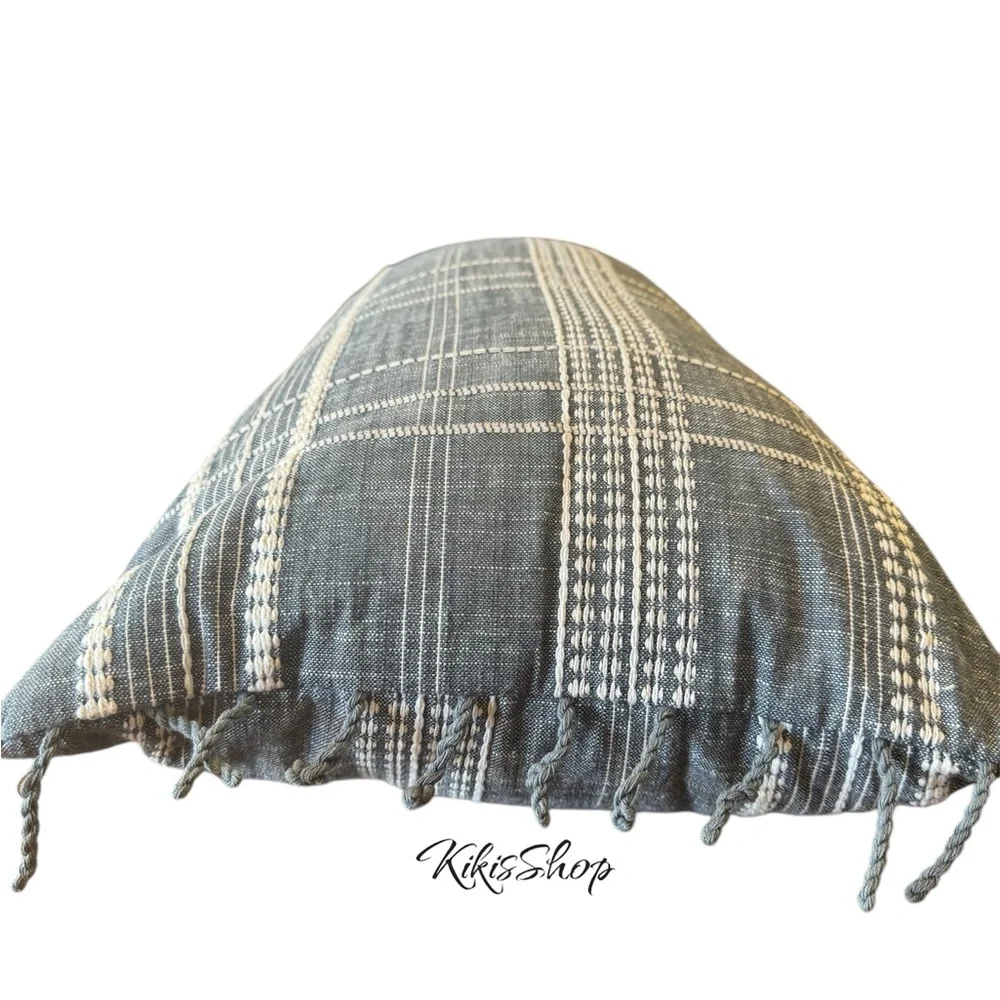 Threshold lumbar pillow