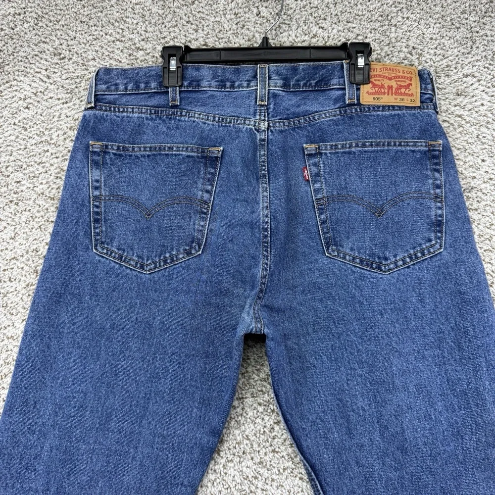 Levi's Jeans Men's 38x30 Blue Denim Pants Medium Wash 505 Straight 100% Cotton