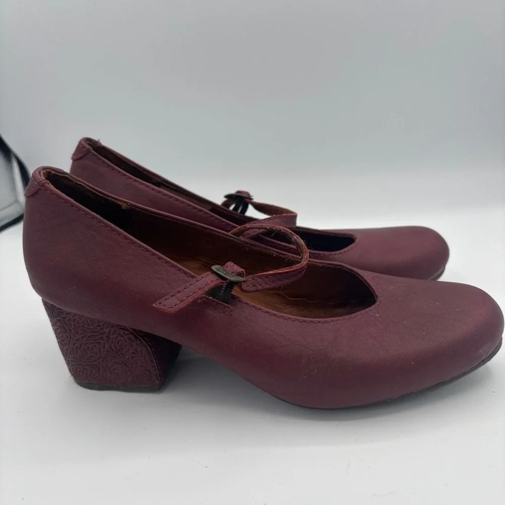 Sergio Tomani Mary Jane Heels Women Sz 38 Burgundy Floral Embossed Block Heel