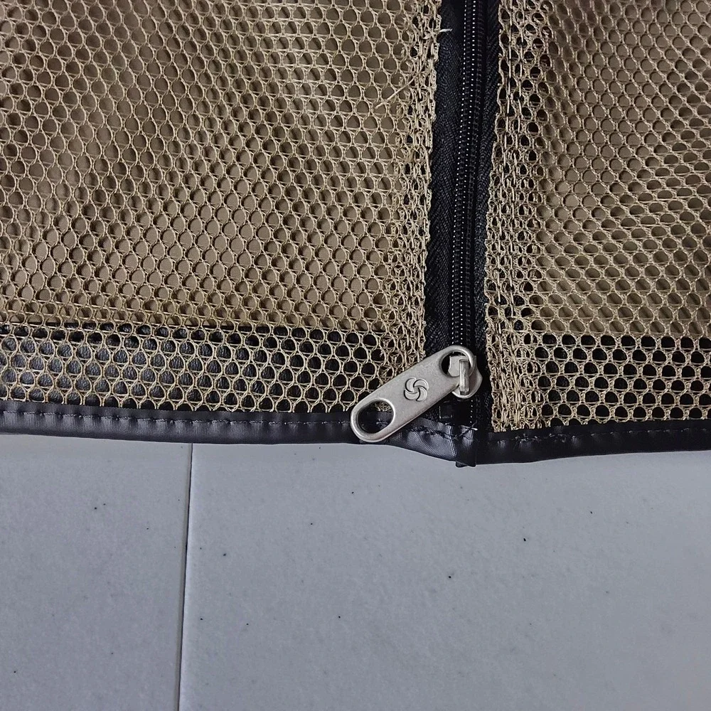 Samsonite breathable garment