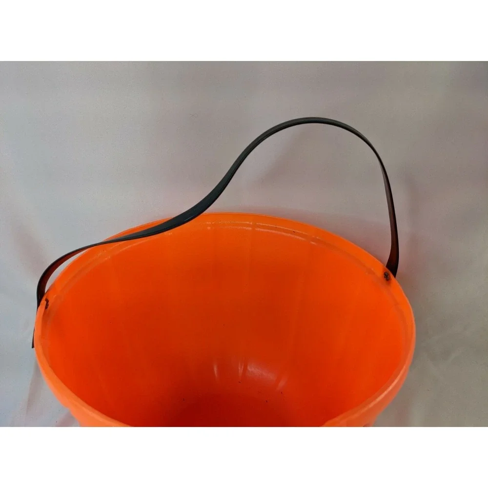 The Unbranded Brand large pumpkin