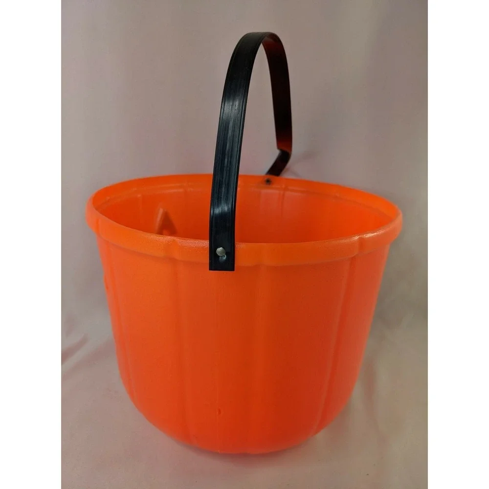 The Unbranded Brand large pumpkin