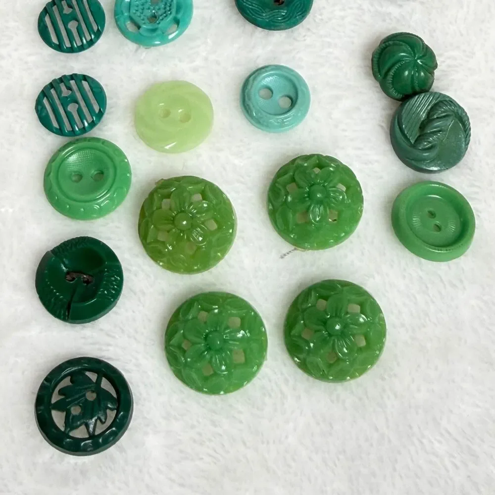 Vintage Buttons vintage mixed
