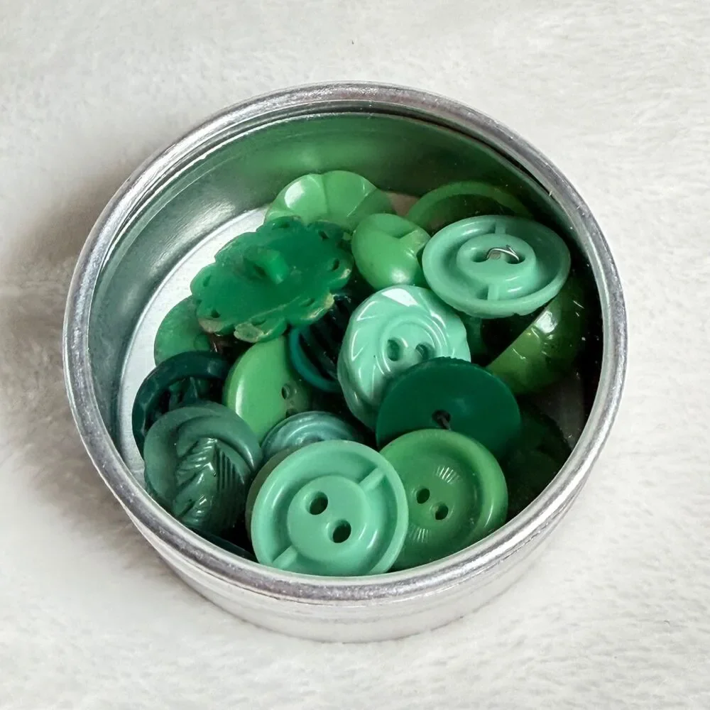 Vintage Buttons vintage mixed