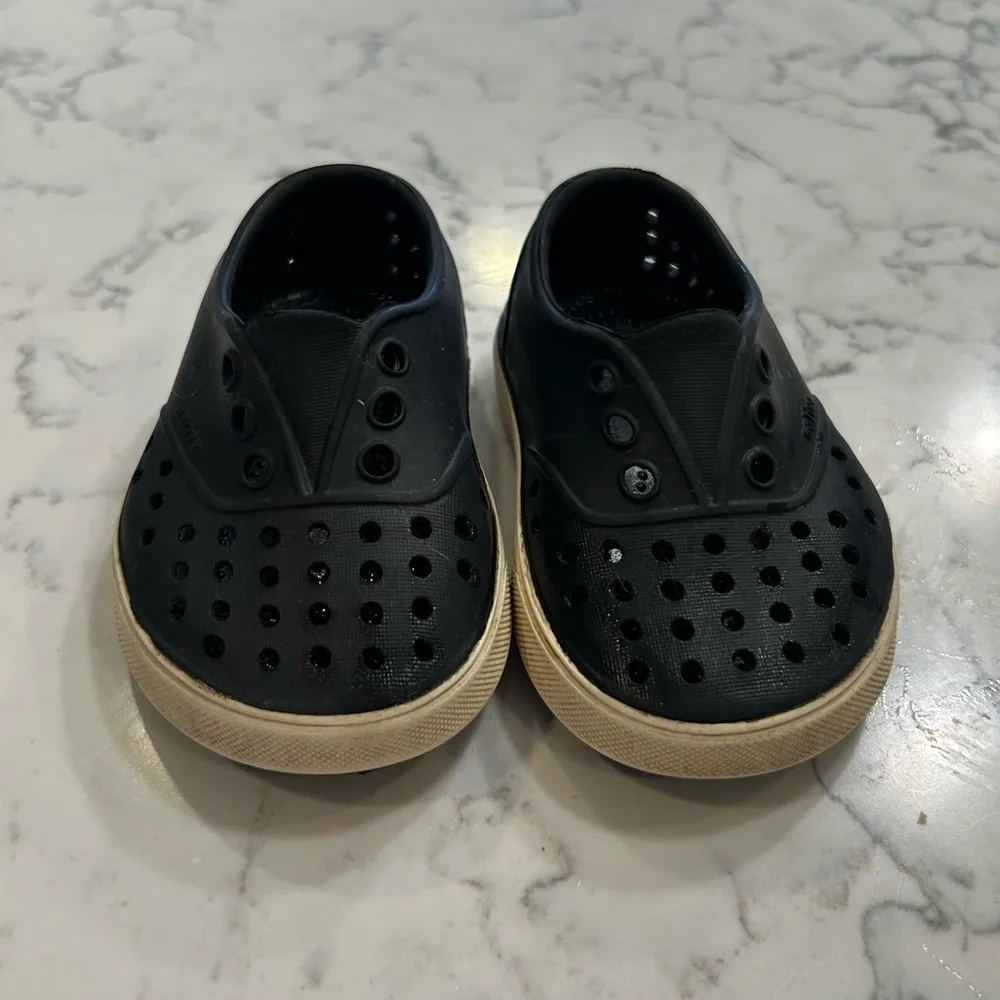 Native Navy Blue Jefferson Slip On Shoes Size‎ 4C Infant/Baby