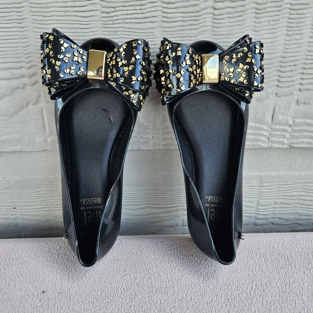 Mini Melissa still bow