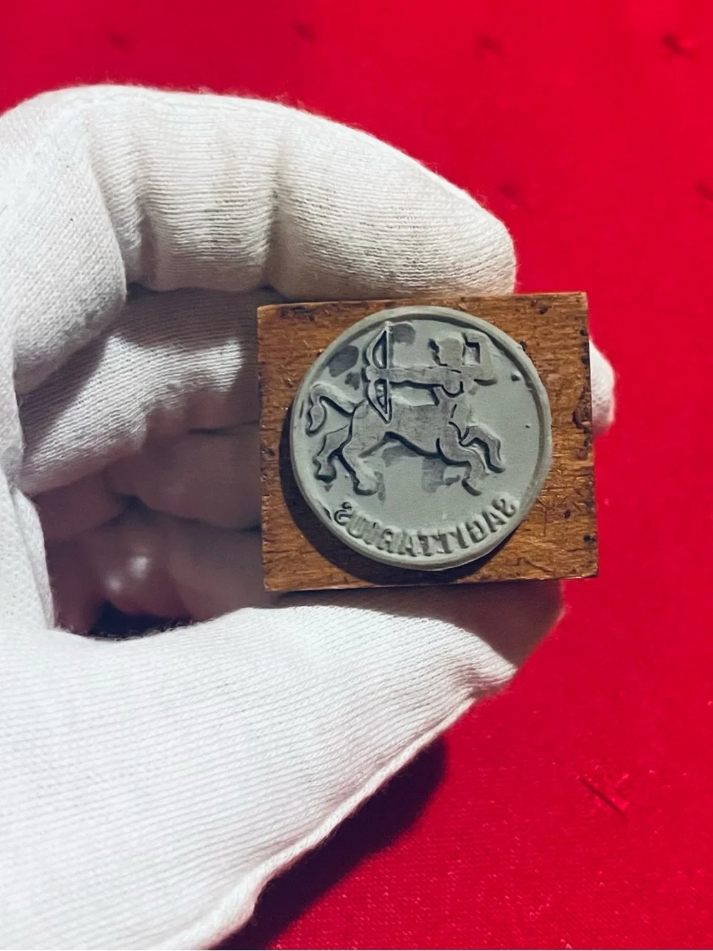 N/A sagittarius seal