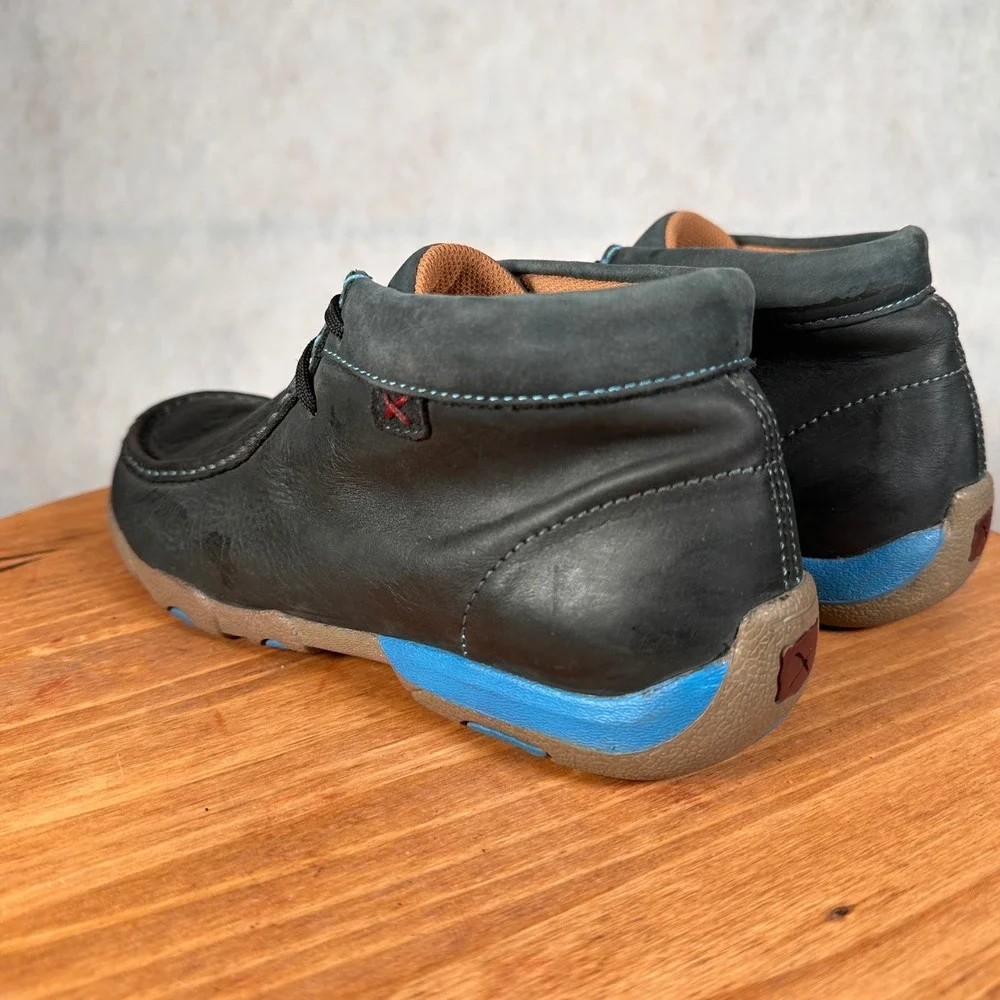 Twisted X toe design