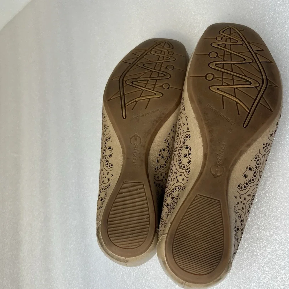 Earthies cut flats