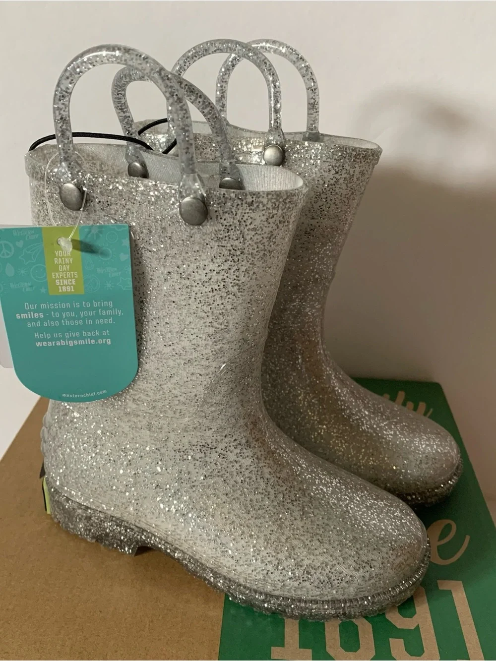 NIB. WESTERN CHIEF Silver Glitter Rain Boot with Dual Pull Handles