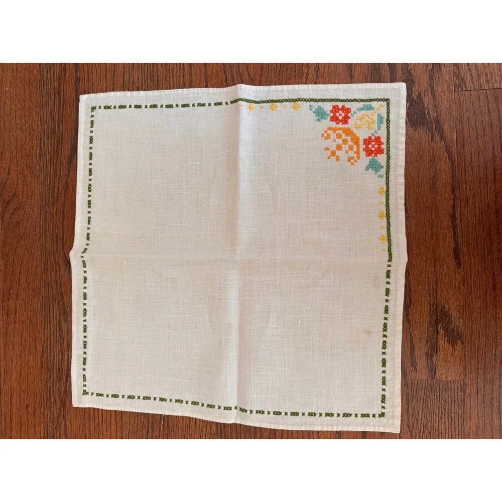 N/A vintage linen