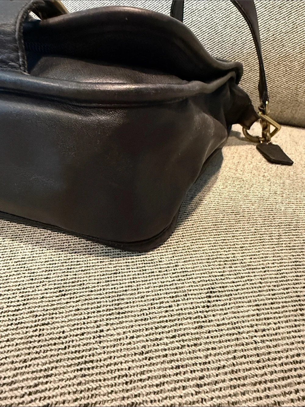Coach classic dark