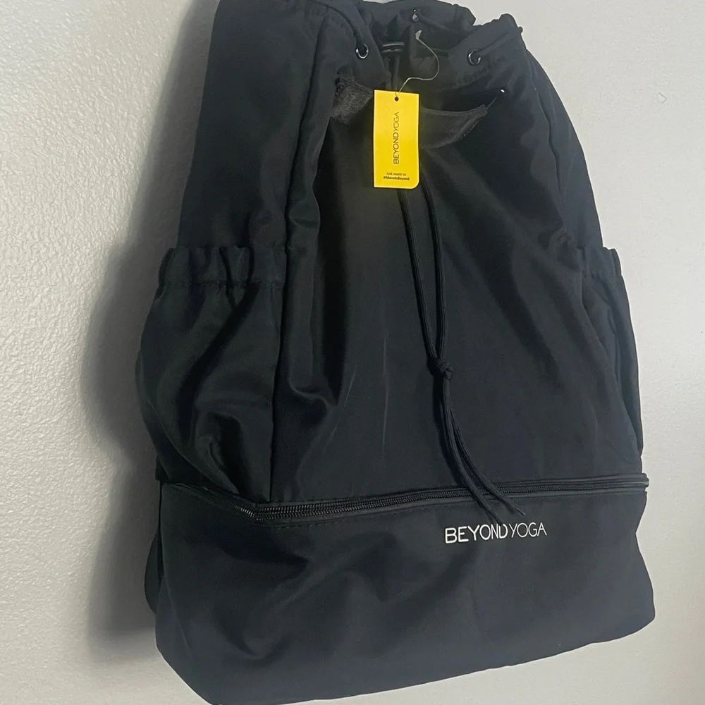 Beyond Yoga Black Convertible Drawstring Gym Bag Backpack