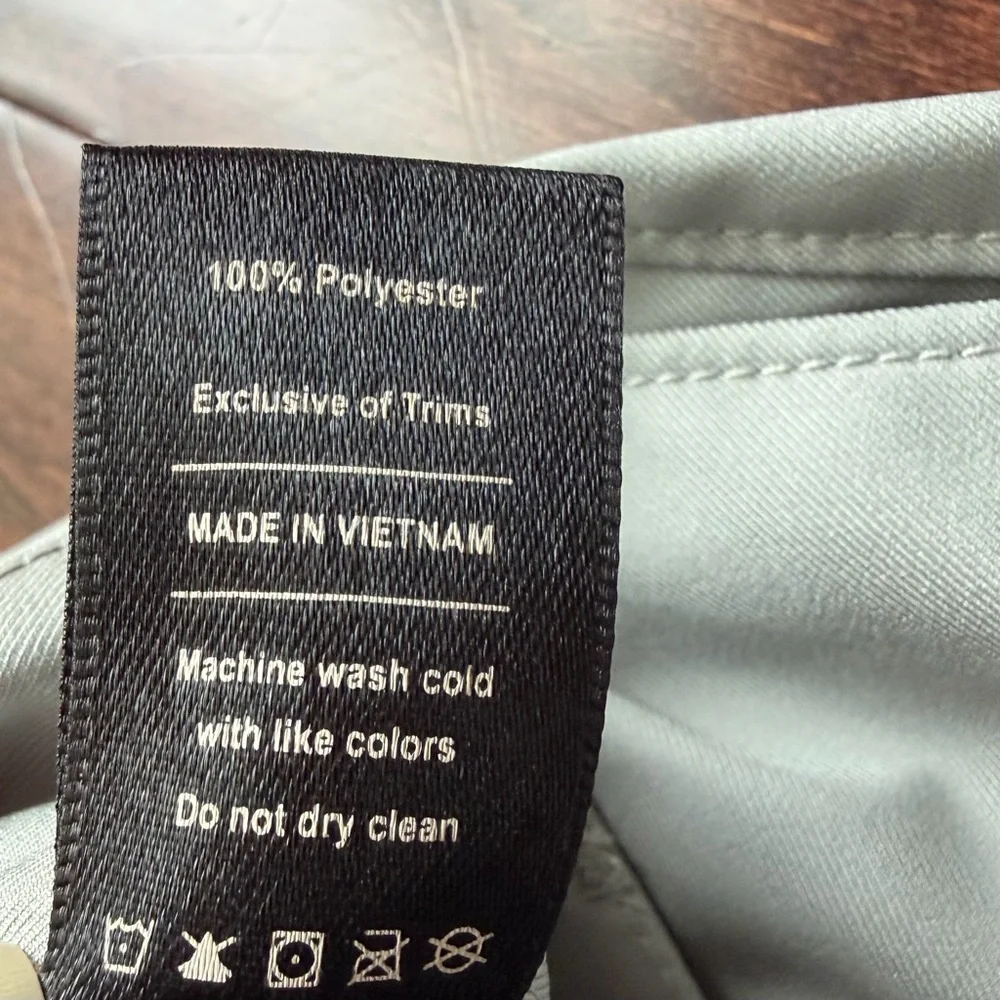 Public Rec light gray