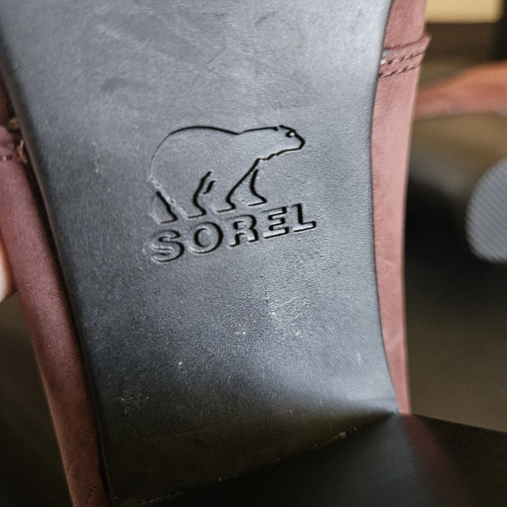 Sorel Addington Burgundy Chelsea Waterproof Leather Block Heel Boots Size 8
