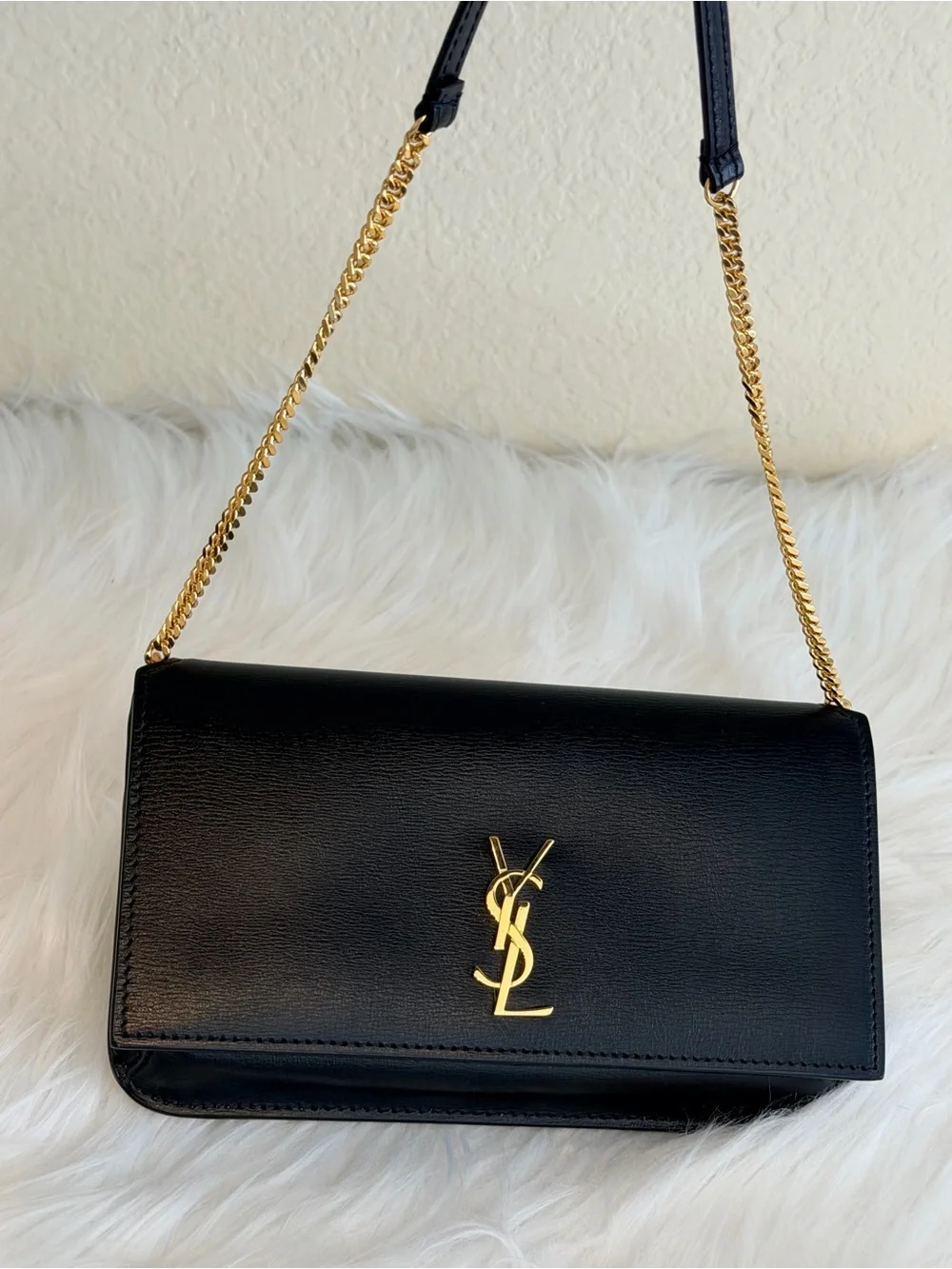 compact black