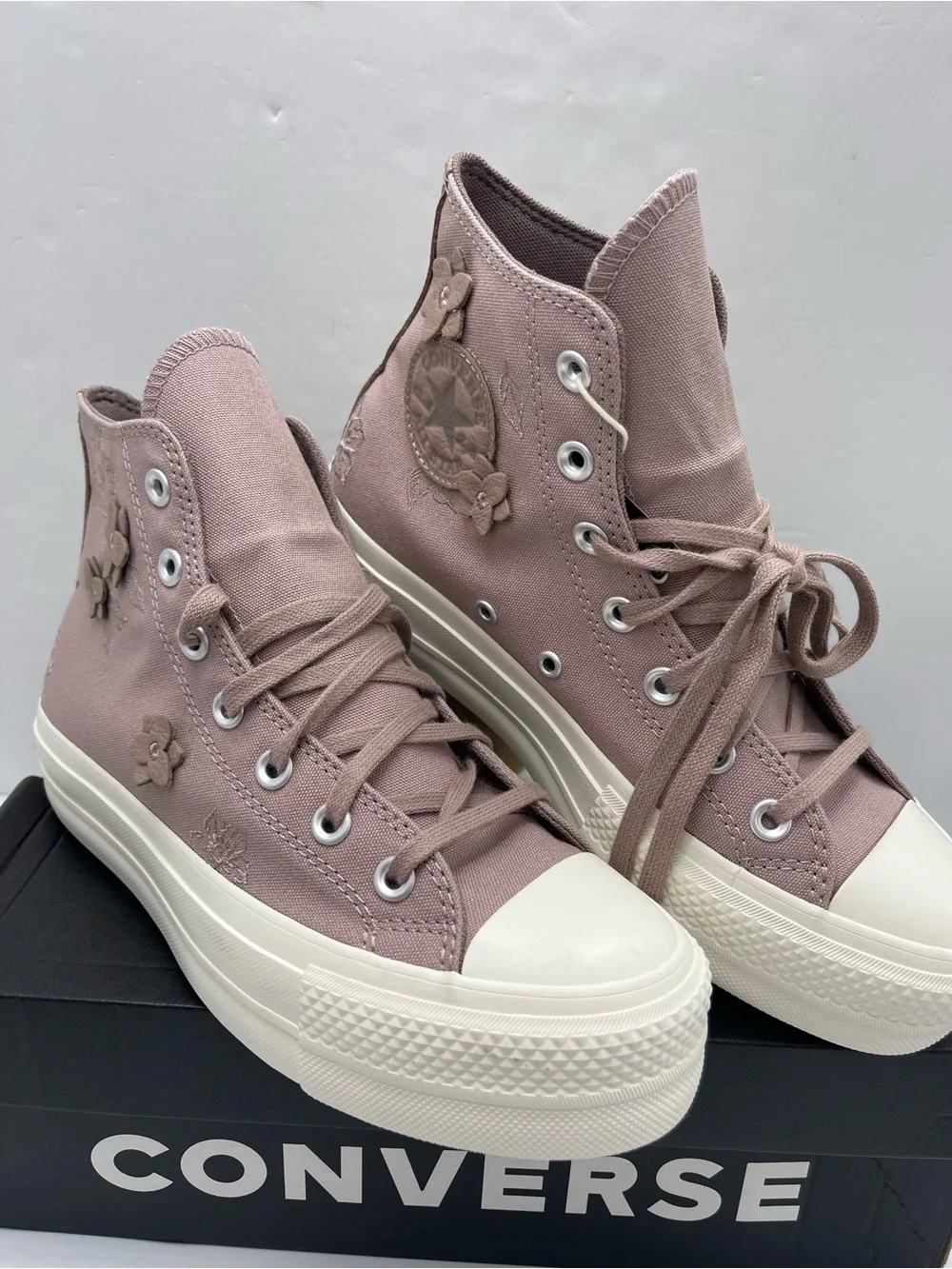Converse CTAS LIFT HI BITE THE DUST/EGRET Platform Sneakers Floral Appliqué