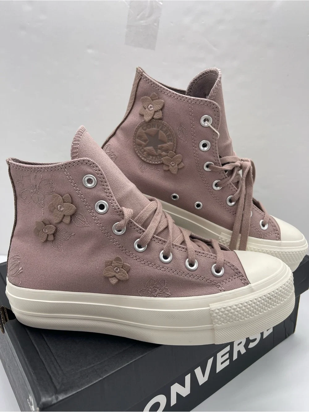 Converse CTAS LIFT HI BITE THE DUST/EGRET Platform Sneakers Floral Appliqué