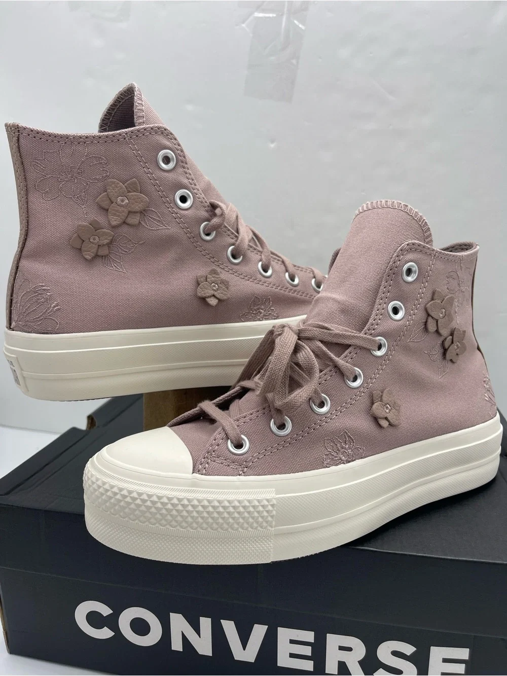 Converse CTAS LIFT HI BITE THE DUST/EGRET Platform Sneakers Floral Appliqué