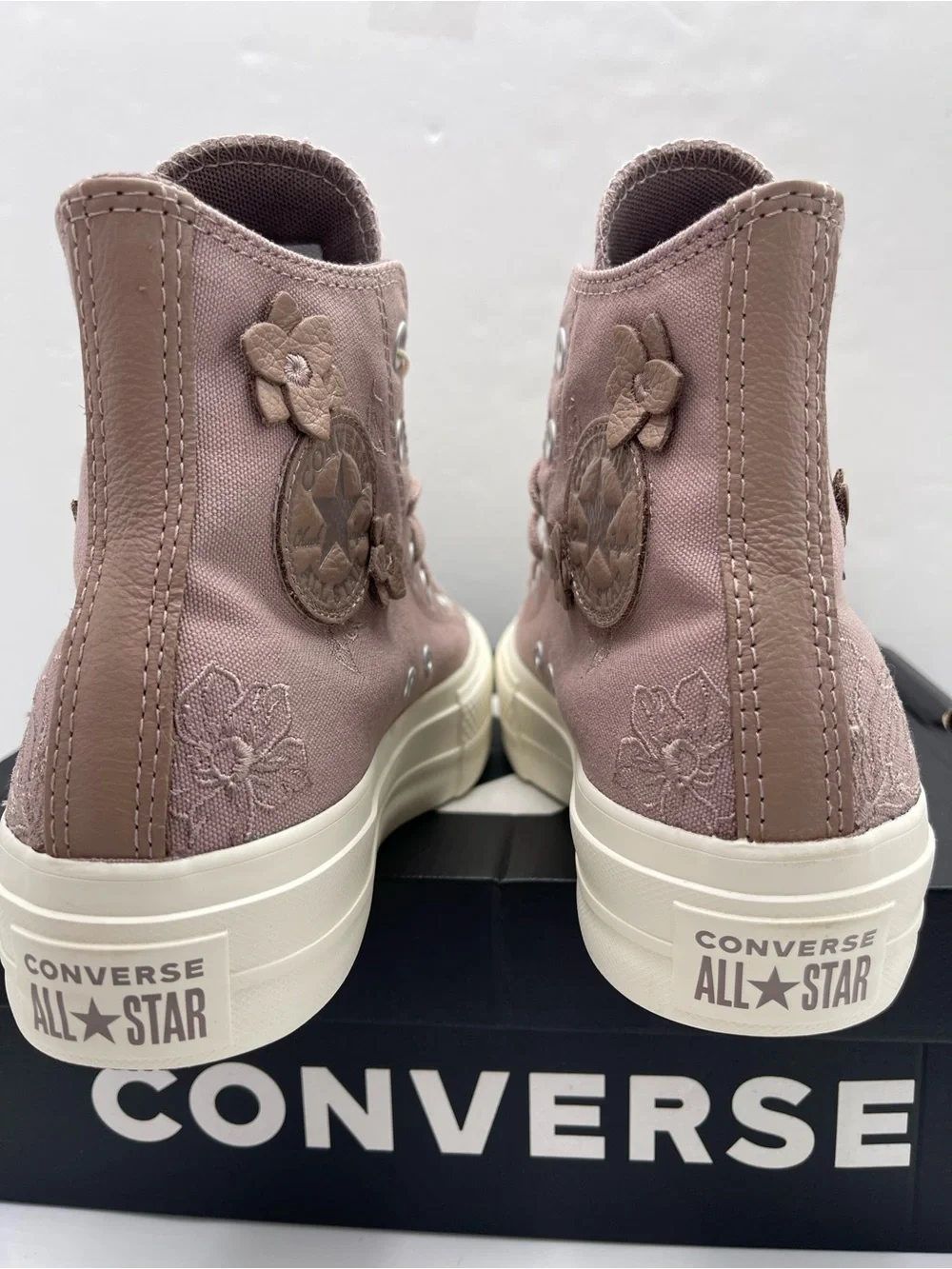 Converse CTAS LIFT HI BITE THE DUST/EGRET Platform Sneakers Floral Appliqué