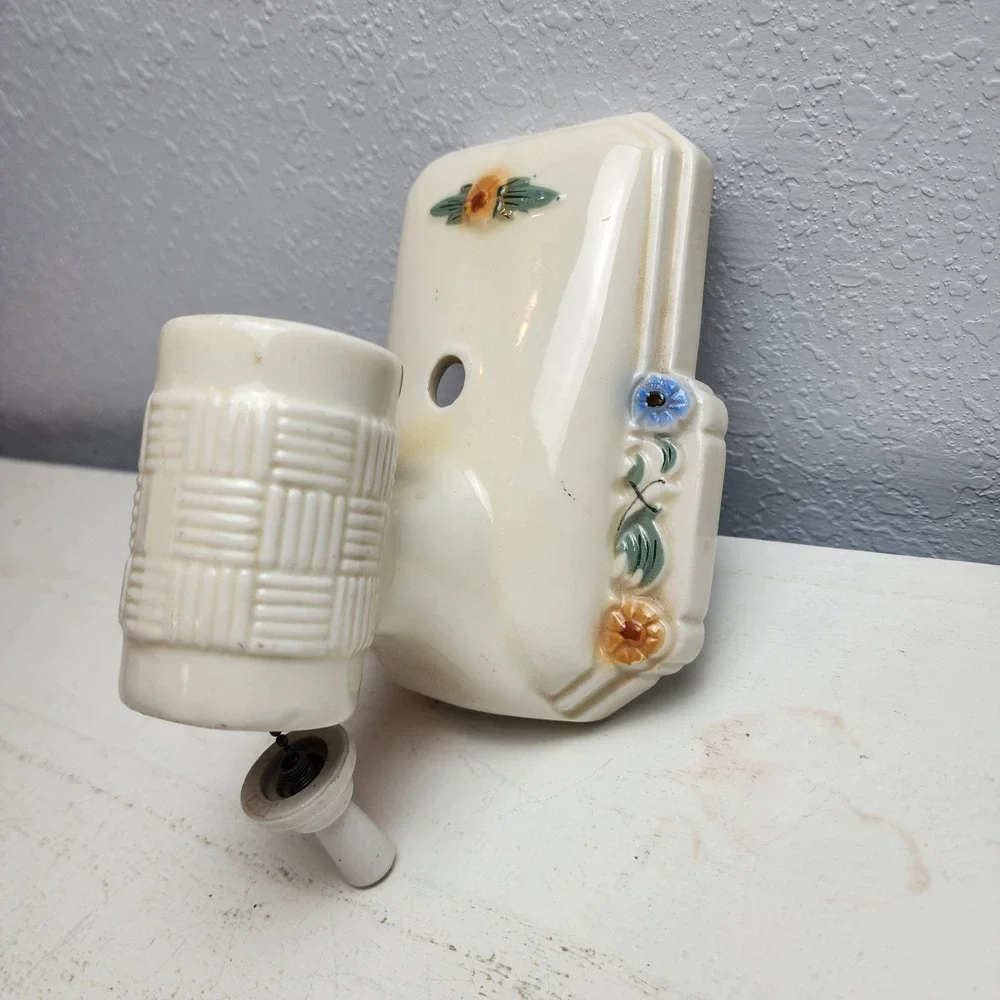 Vintage 30s Ceramic Art Deco Wall Sconce Light Fixture Floral Pull Chain Cottage