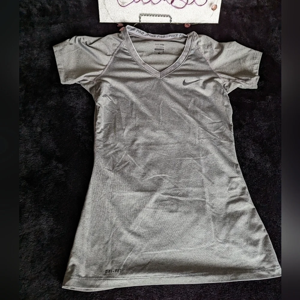 Nike pro tee