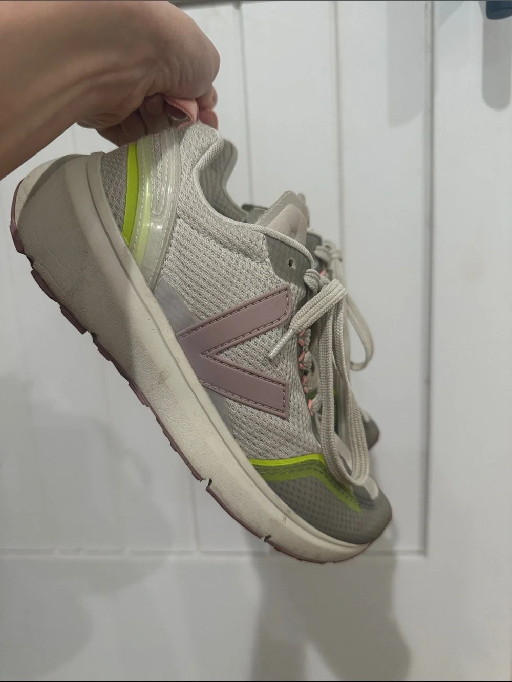Veja comfortable women
