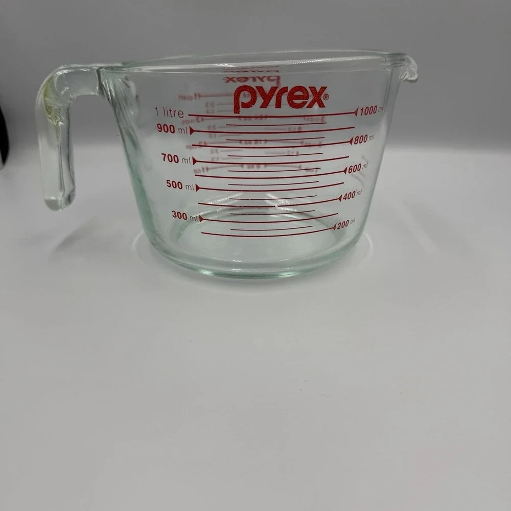 Pyrex cup quart
