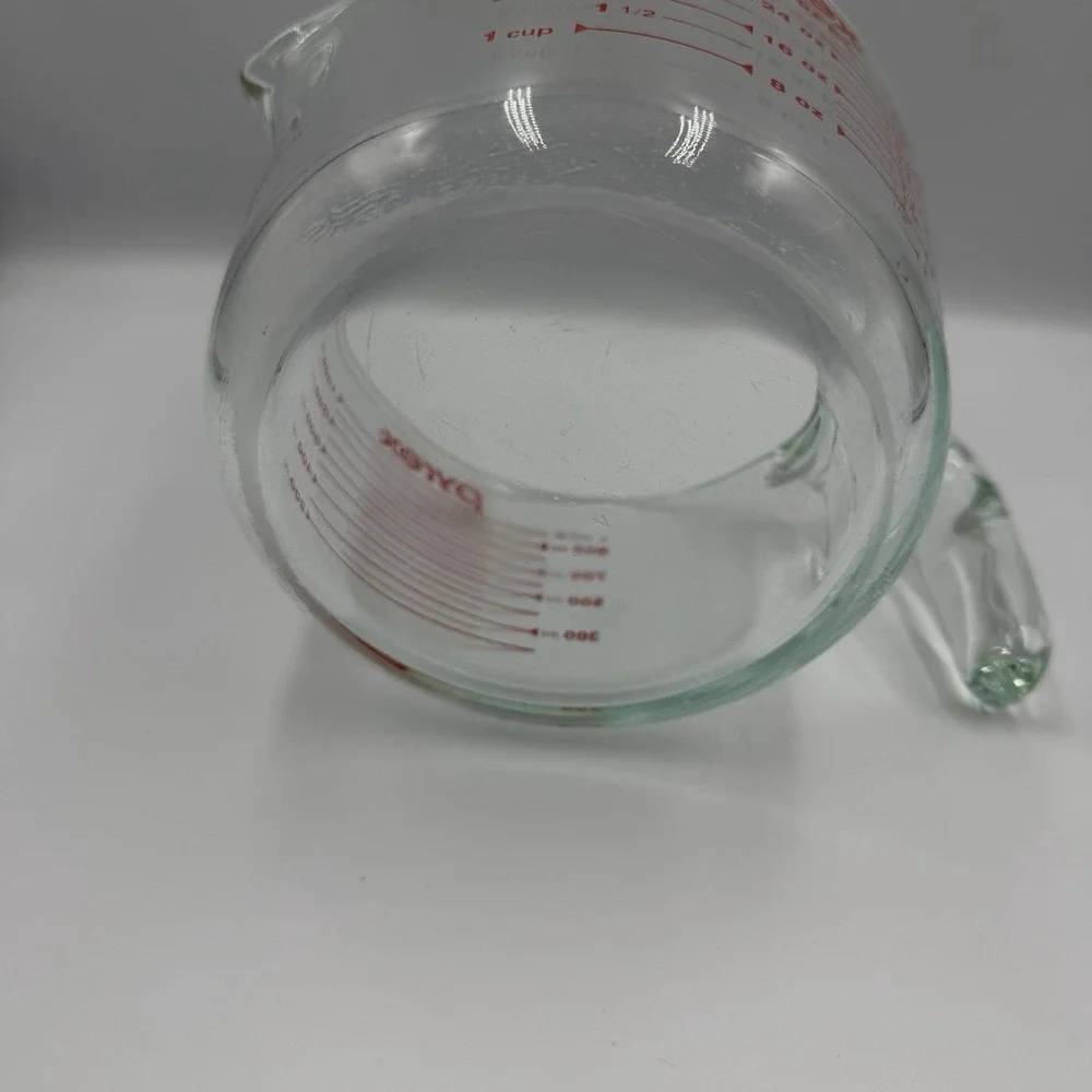 Pyrex cup quart