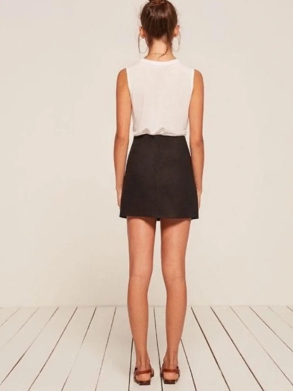 Reformation Candy Mini Skirt Black 100% Linen Button Front in Size 0