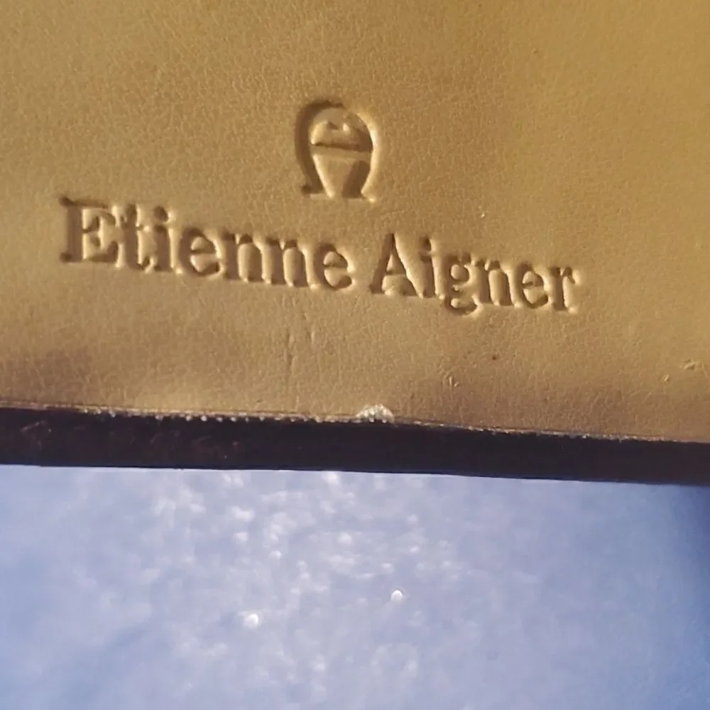 Etienne Aigner bill used