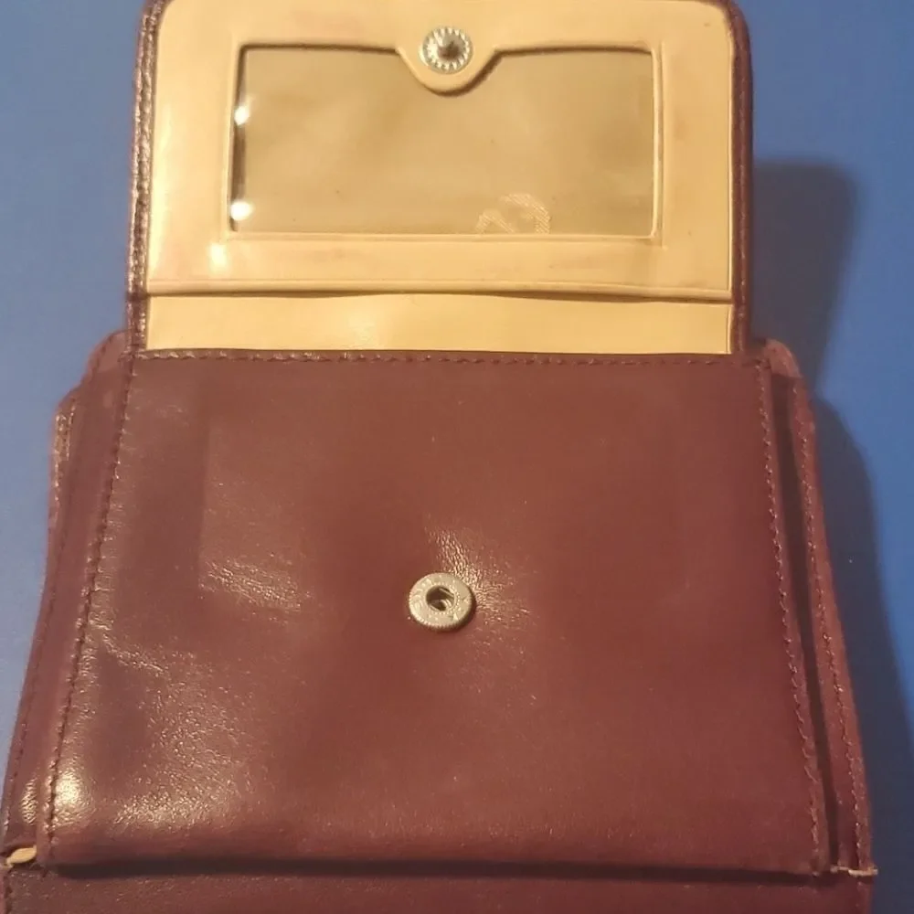 Etienne Aigner holders transfer color