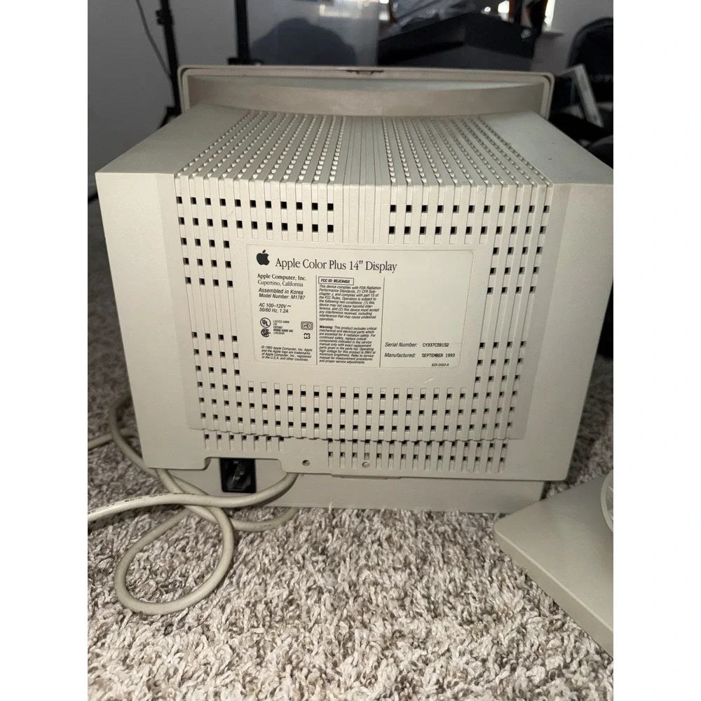 Apple Macintosh Color Plus M1787 14