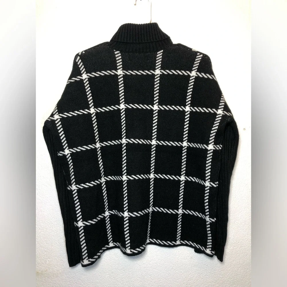 Anthropologie windowpane motif