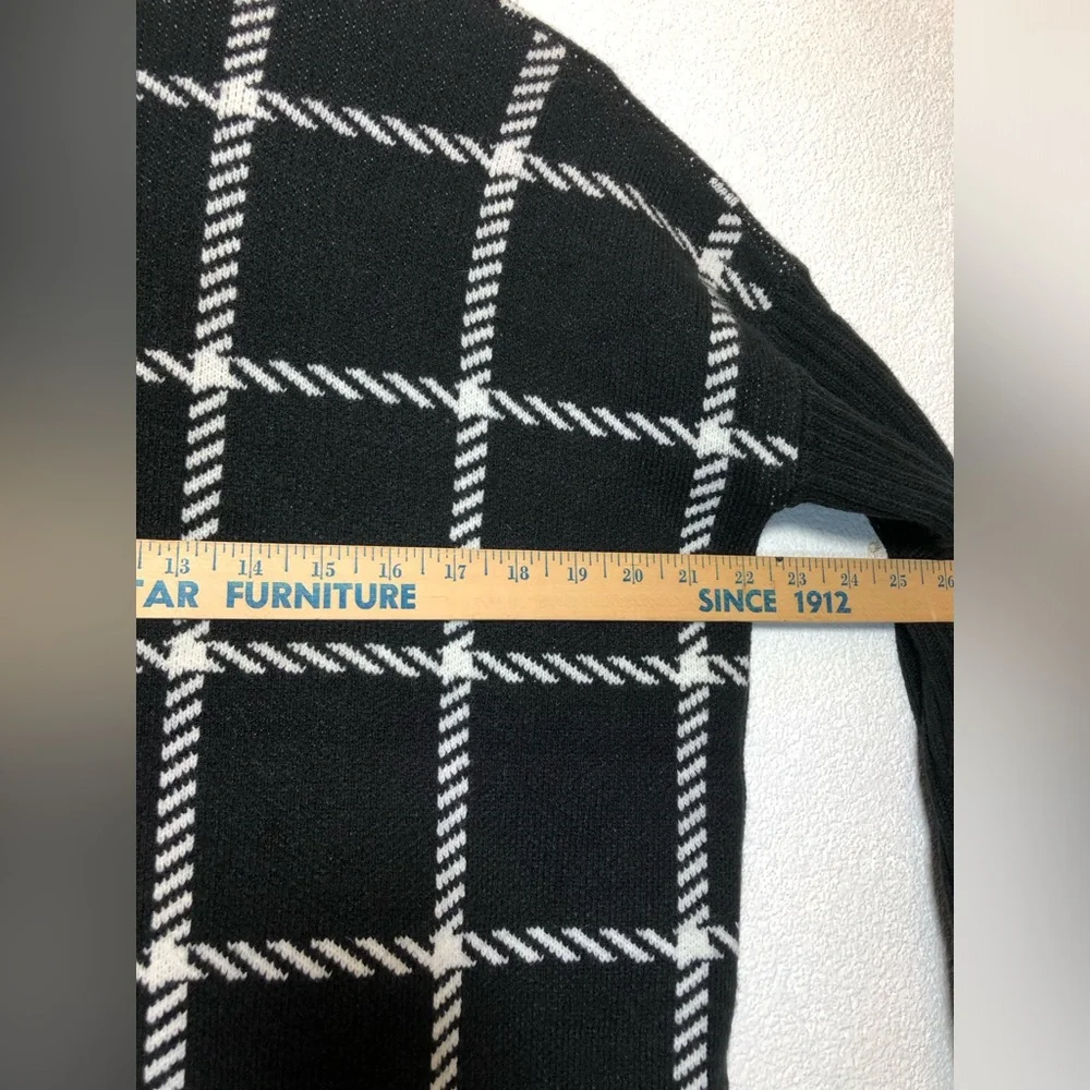 Anthropologie windowpane motif