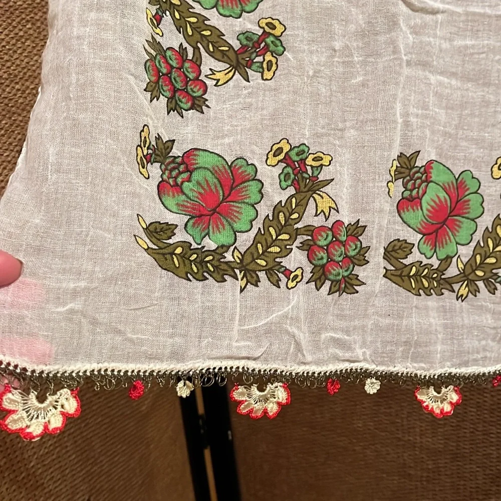 Vintage Turkish‎ Oya Square Fine Scarf with Crochet Edging