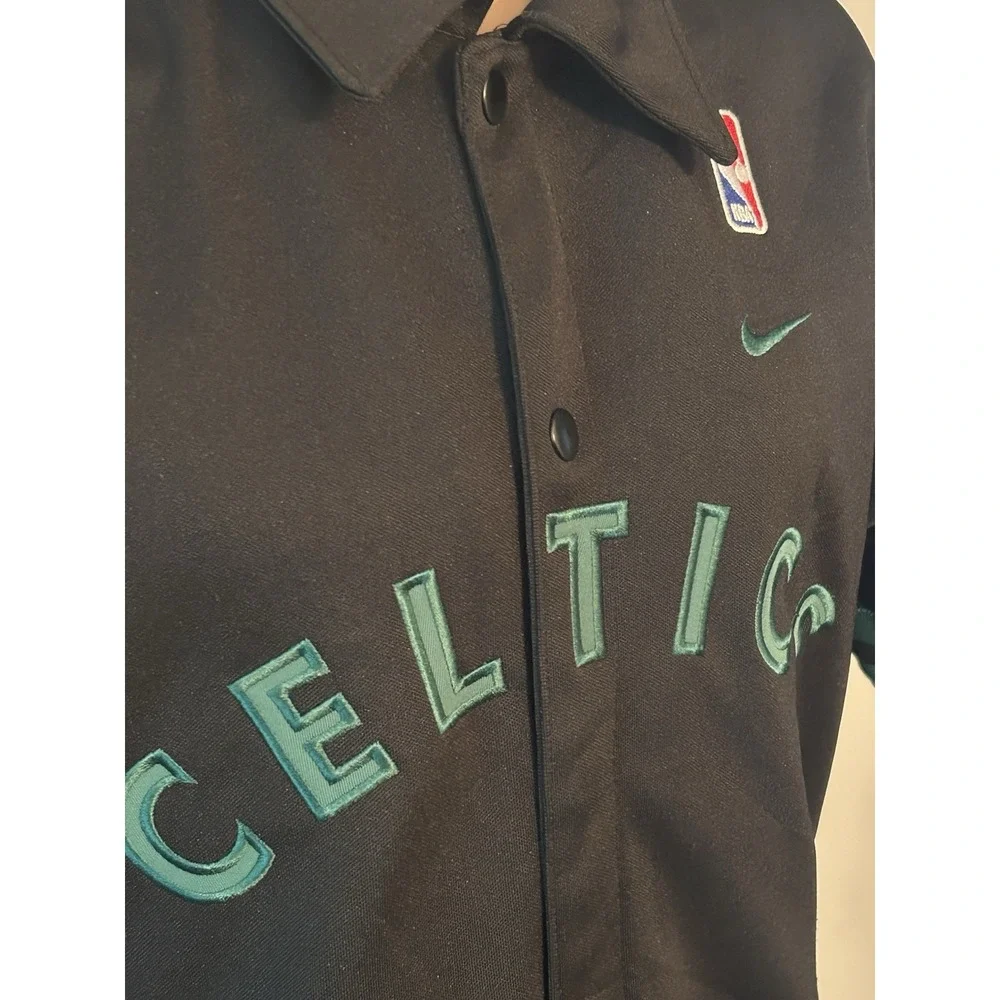 Boston Celtics Nike Warm Up Jersey Men's Medium Snap Shirt Black Green NBA