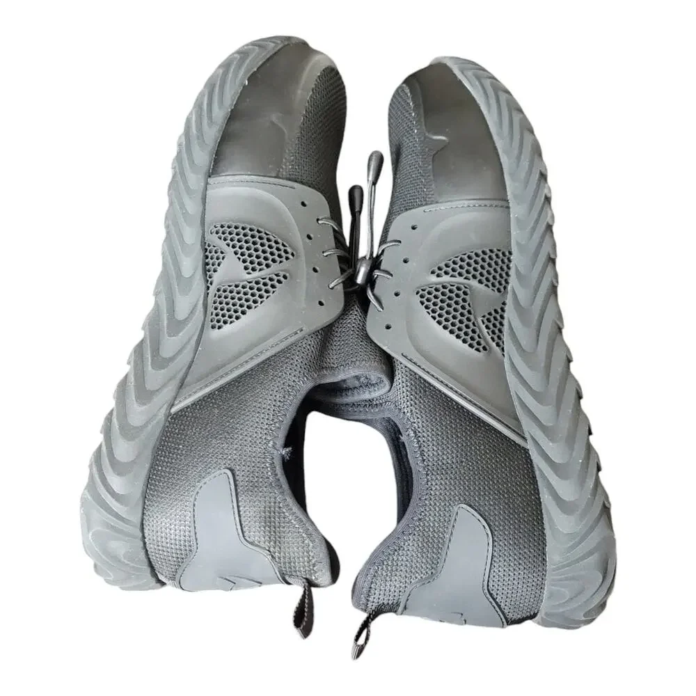 The Invincible Shoe reinforced toe customers