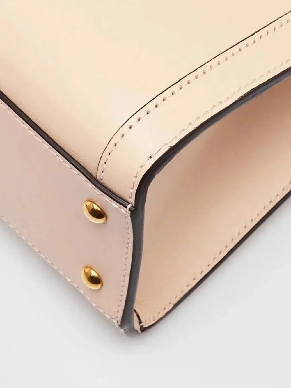 gucci beige